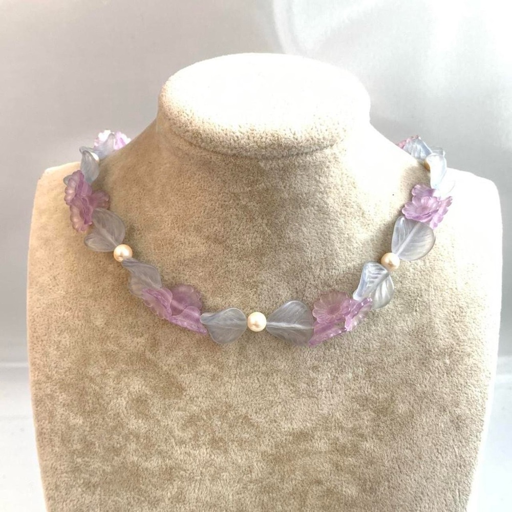 Vintage Delicate Lavender & Frosted Floral Necklace with Pearls